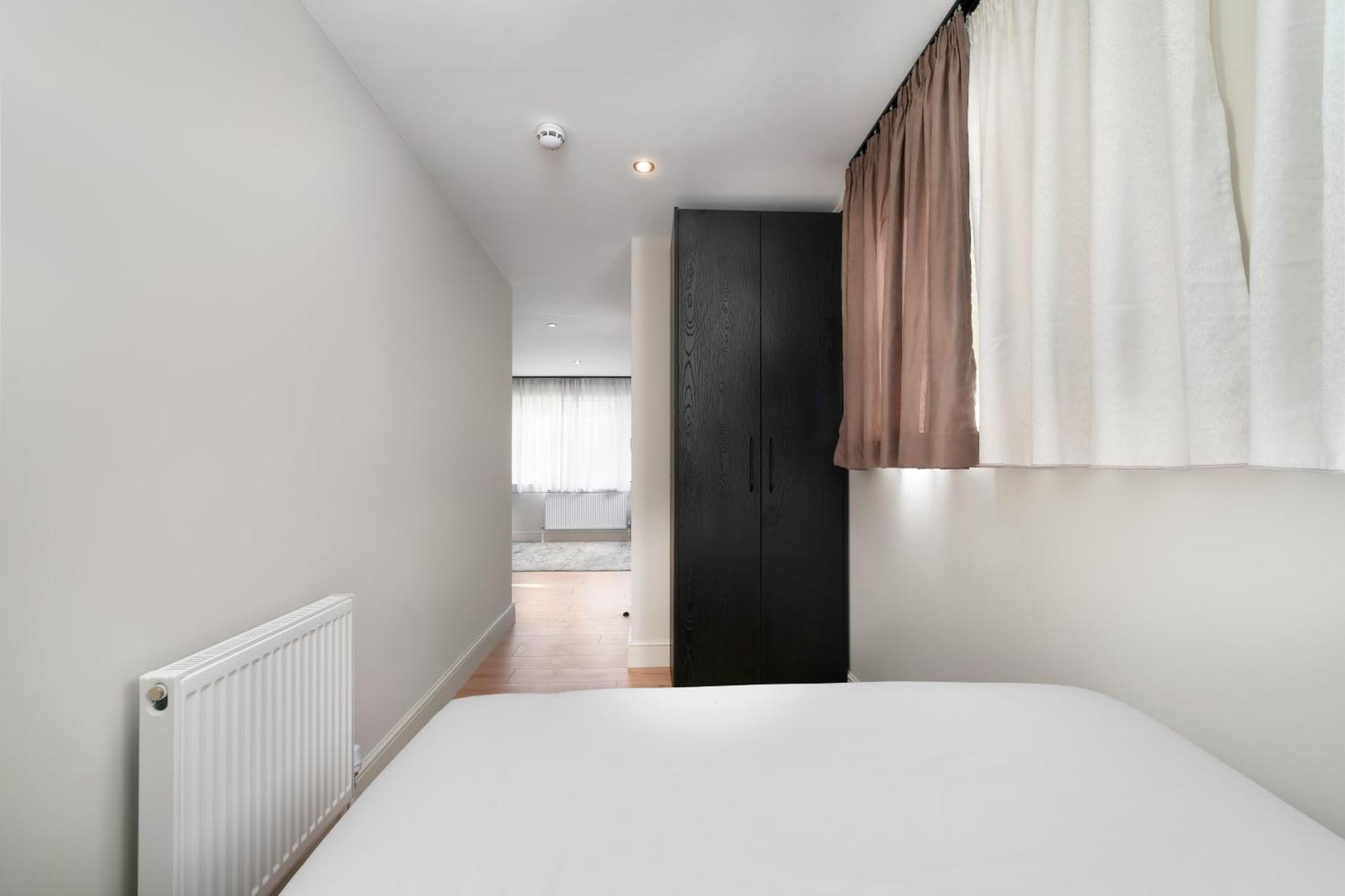 Willesden Apartment *